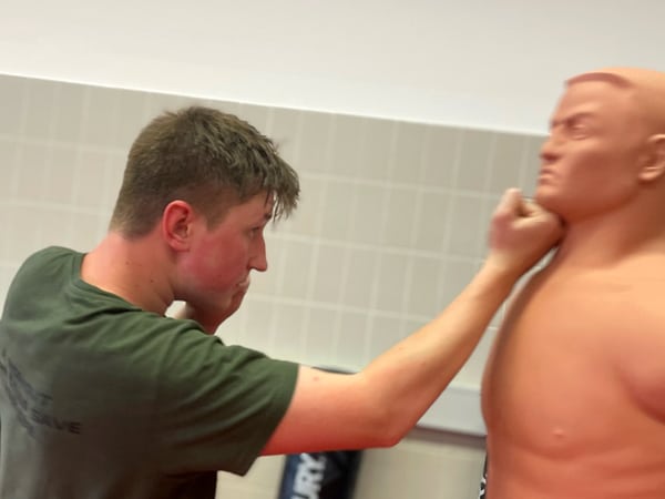 ALPHA Krav Maga! Effektive Selbstverteidigung bei den Krav Maga Experten Heidelberg (Leimen), Kaiserslautern und Karlsruhe (Durlach).