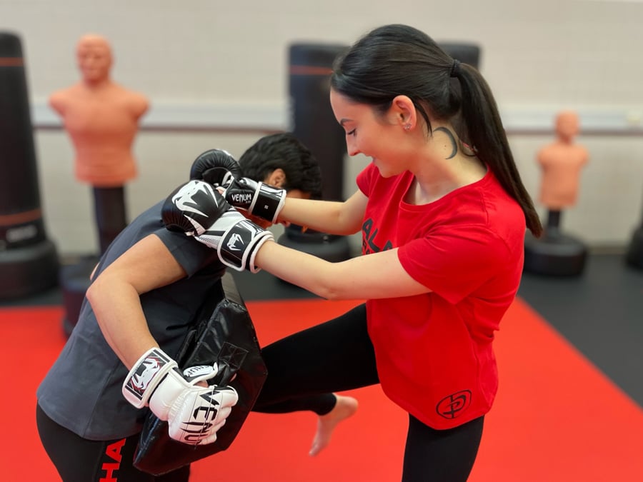 ALPHA Krav Maga! Effektive Selbstverteidigung für Frauen bei den Krav Maga Experten Heidelberg (Leimen), Kaiserslautern und Karlsruhe (Durlach).
